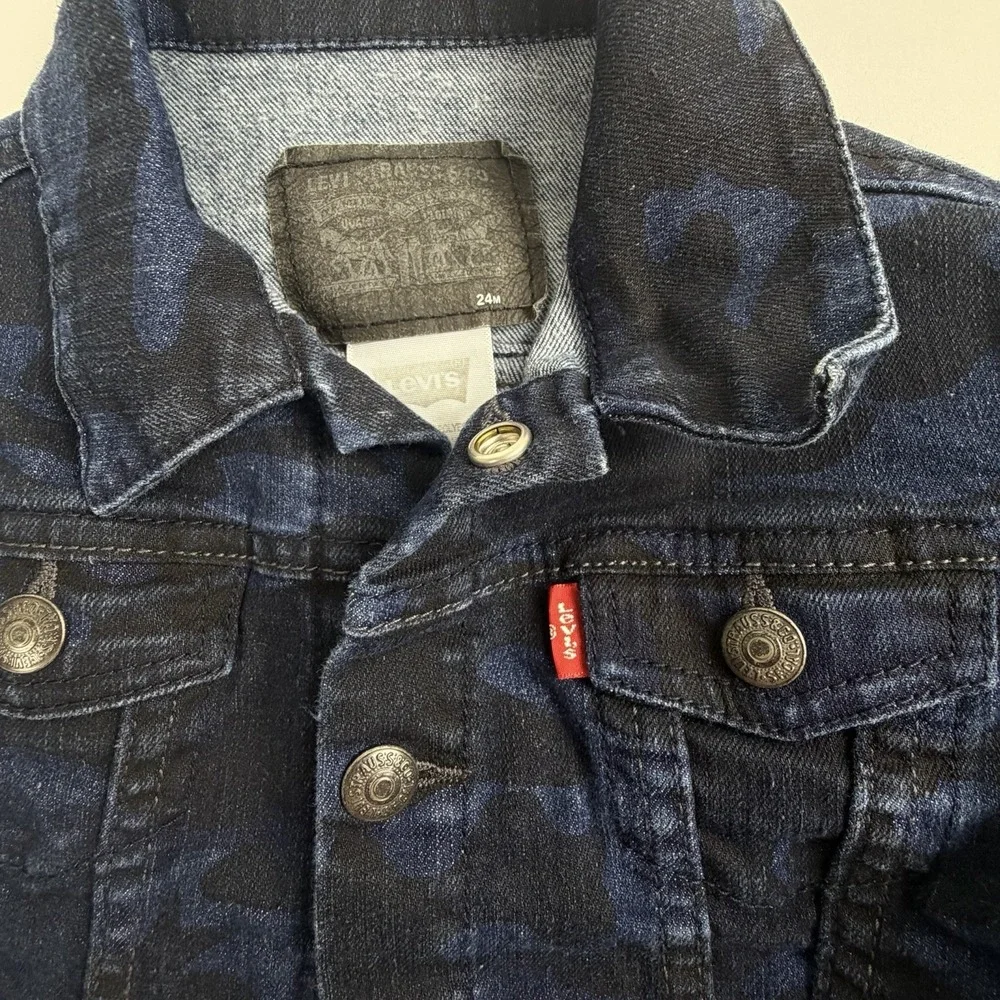 Levi's Toddler Denim Jacket – Size 24M – Dark Wash Camo Print Trucker Style‎